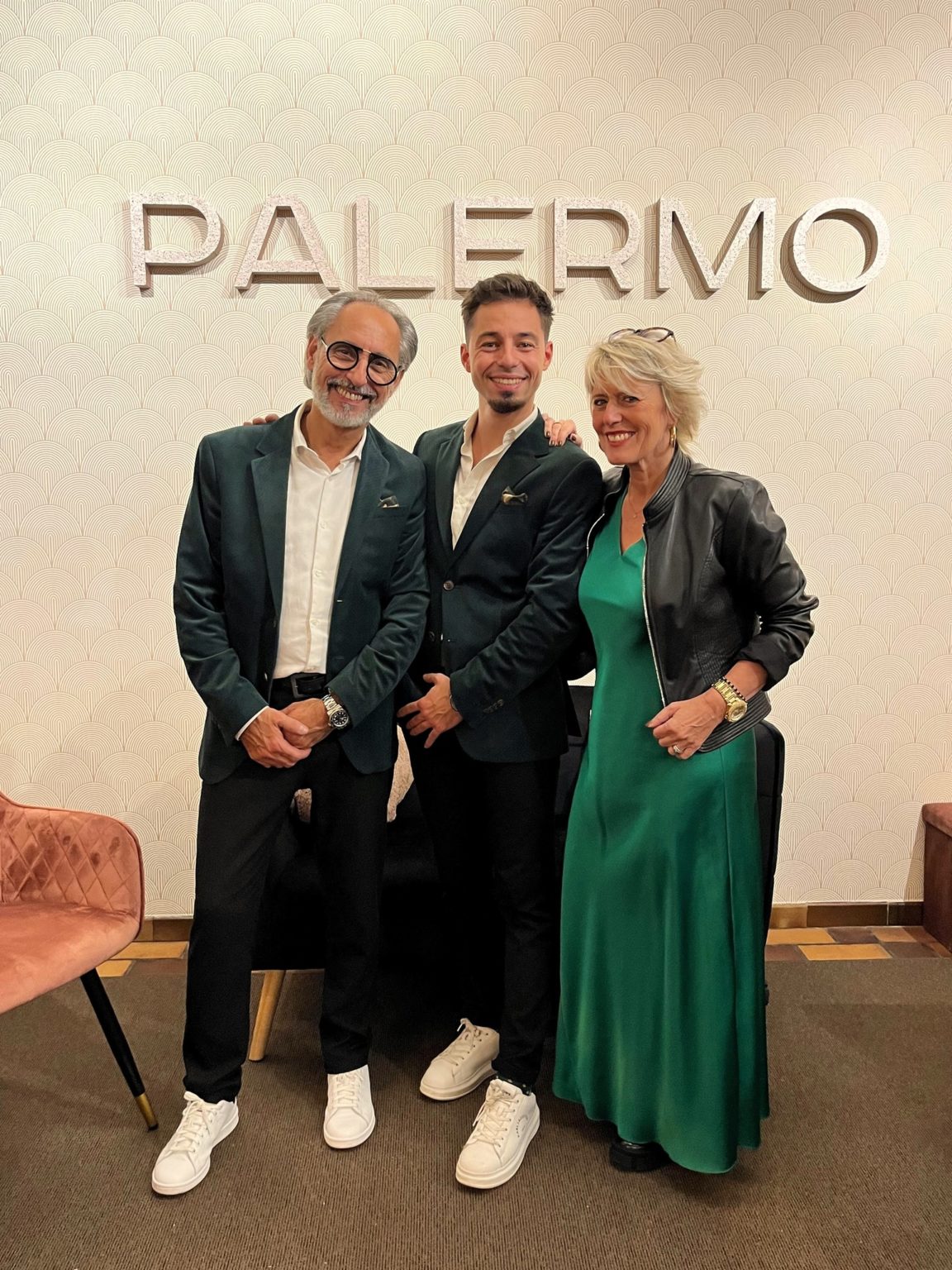 396213153_893992175604683_3787308161194006332_n